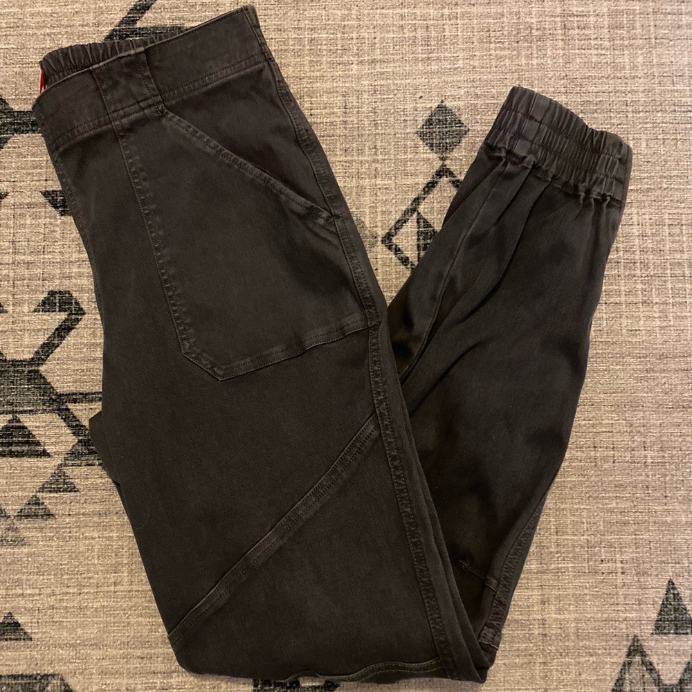 Spanx black pull on joggers.